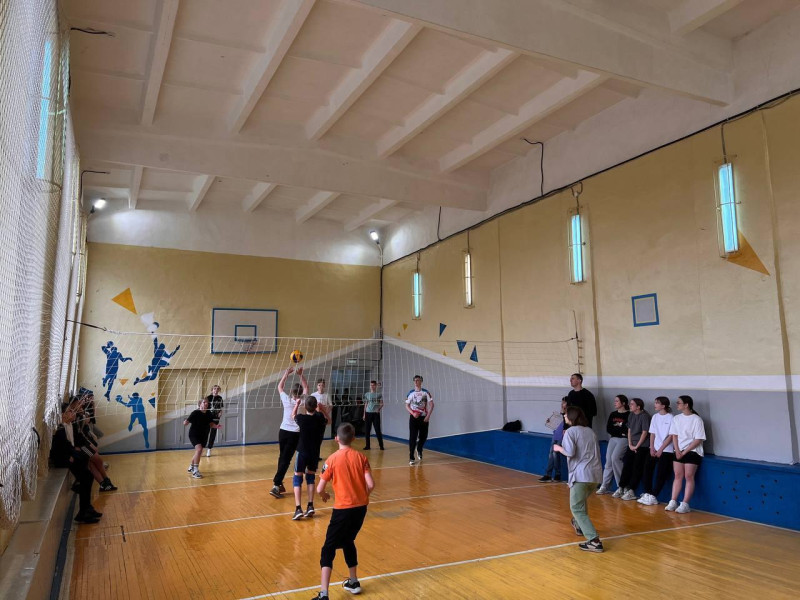 Соревнования по волейболу среди учащихся 7-8 классов.